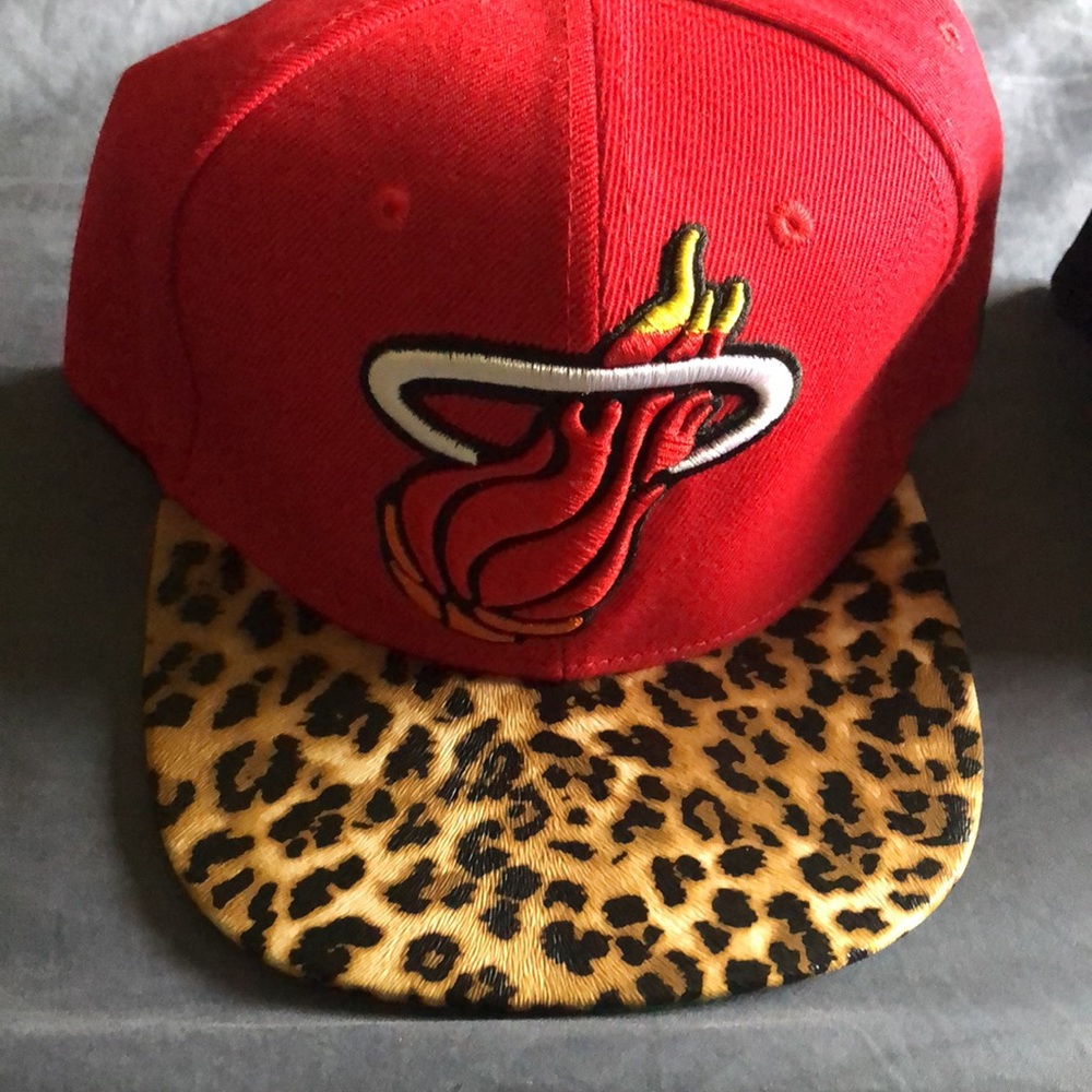 Hardwood classic SnapBack hat 🧢 - Picture 1 of 3